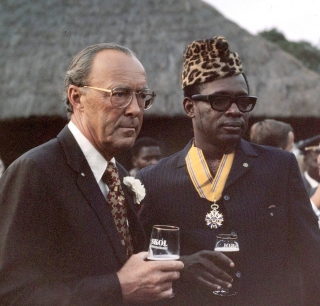 Prince_Bernhard_and_Mobutu_Sese_Seko_1973.jpg