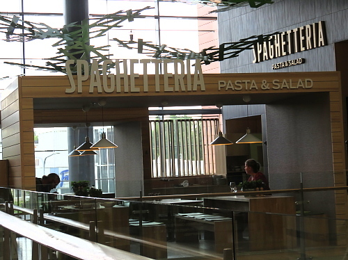 ヘルシンキ カンネルマキ ショッピングセンター KAARI レストラン