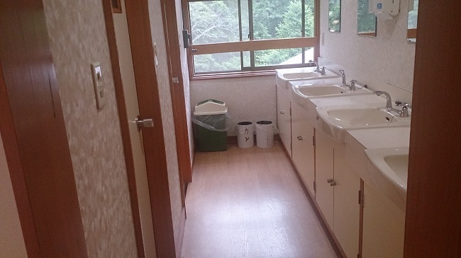 森の湯　ハミングバ-ド共同トイレ、洗面所
