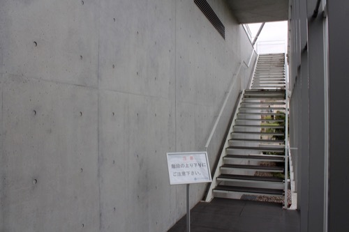 0264：加賀片山津温泉総湯 ガラス奥の階段②