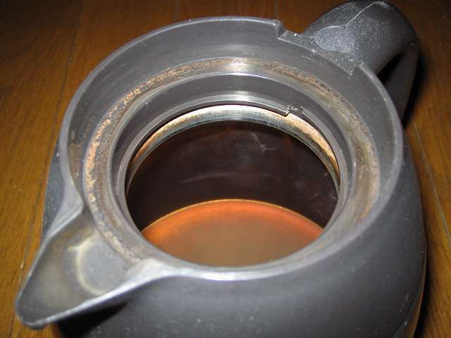 TIGER コーヒーメーカー 真空ステンレスサーバータイプ 8 杯用 ACW-S080-KQ 真空ステンレスコーヒーサーバー内部のコーヒー汚れ・こびりつき 注ぎ口とフタの回り