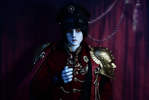 「帝都物語」の加藤保憲としてお迎えした、Ringdoll、Dracula-Style Bの正装。