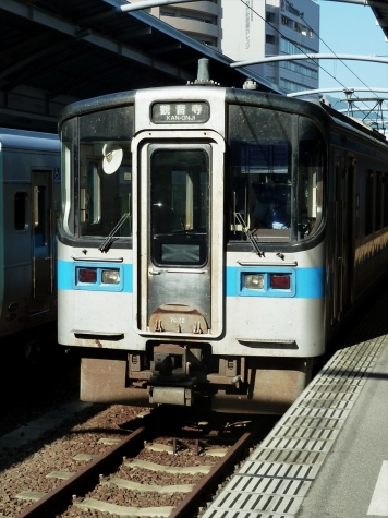 JR四国 7000系 電車【高松駅】